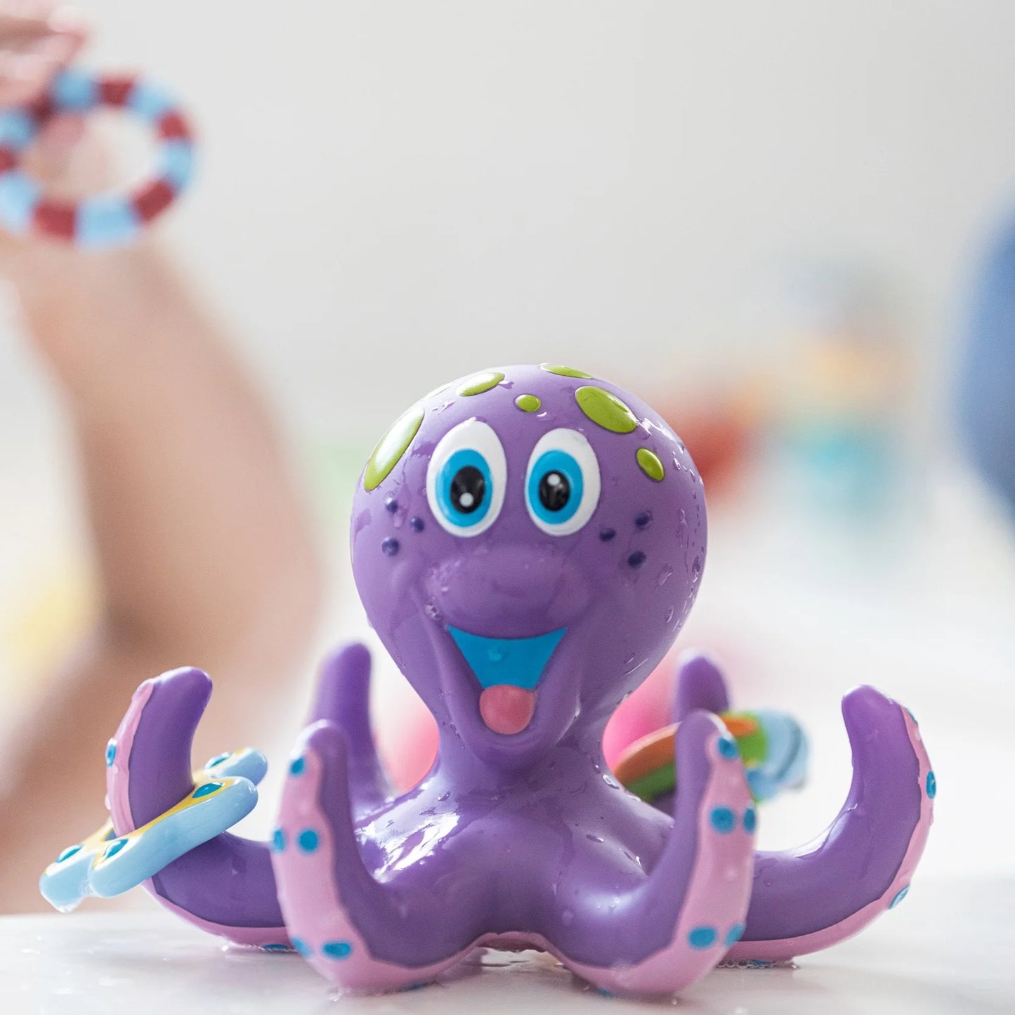 Nuby Octopus Hoopla Bath Toy – Fun & Interactive Bath Time Play for Kids (18+ Months)